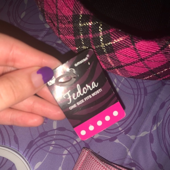 Pink fedora - Picture 3 of 5